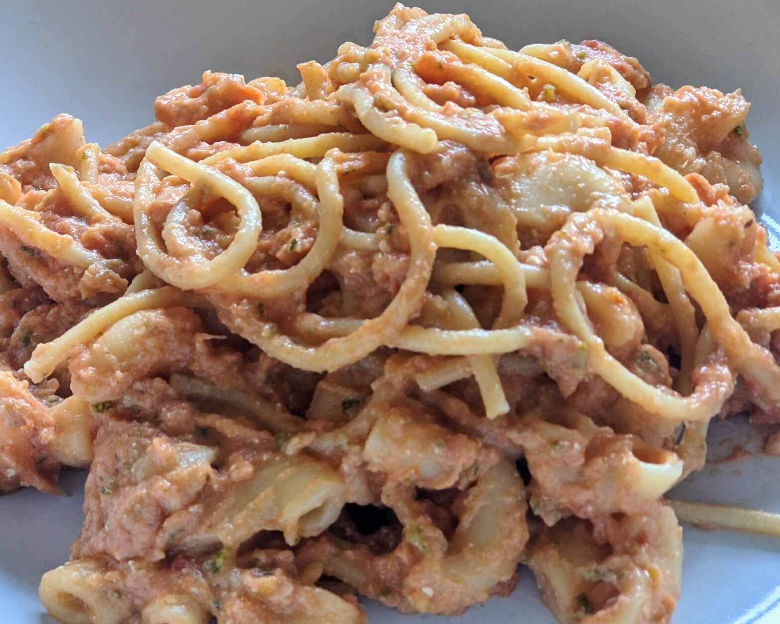 Tomato and tofu pasta